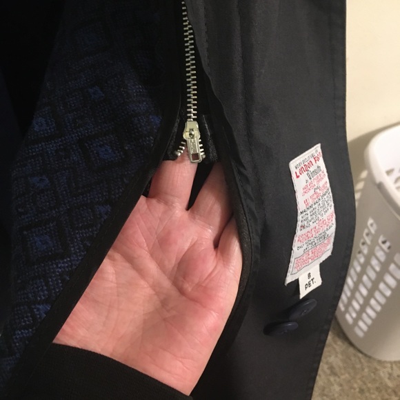 Woman’s London Fog Trench Coat, 8 petite - Picture 4 of 4